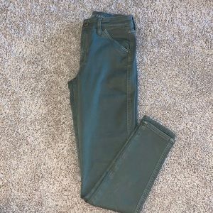 Women’s American eagle olive green hi-rise jegging jeans next level stretch